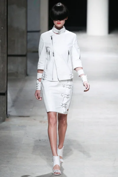 Look 13